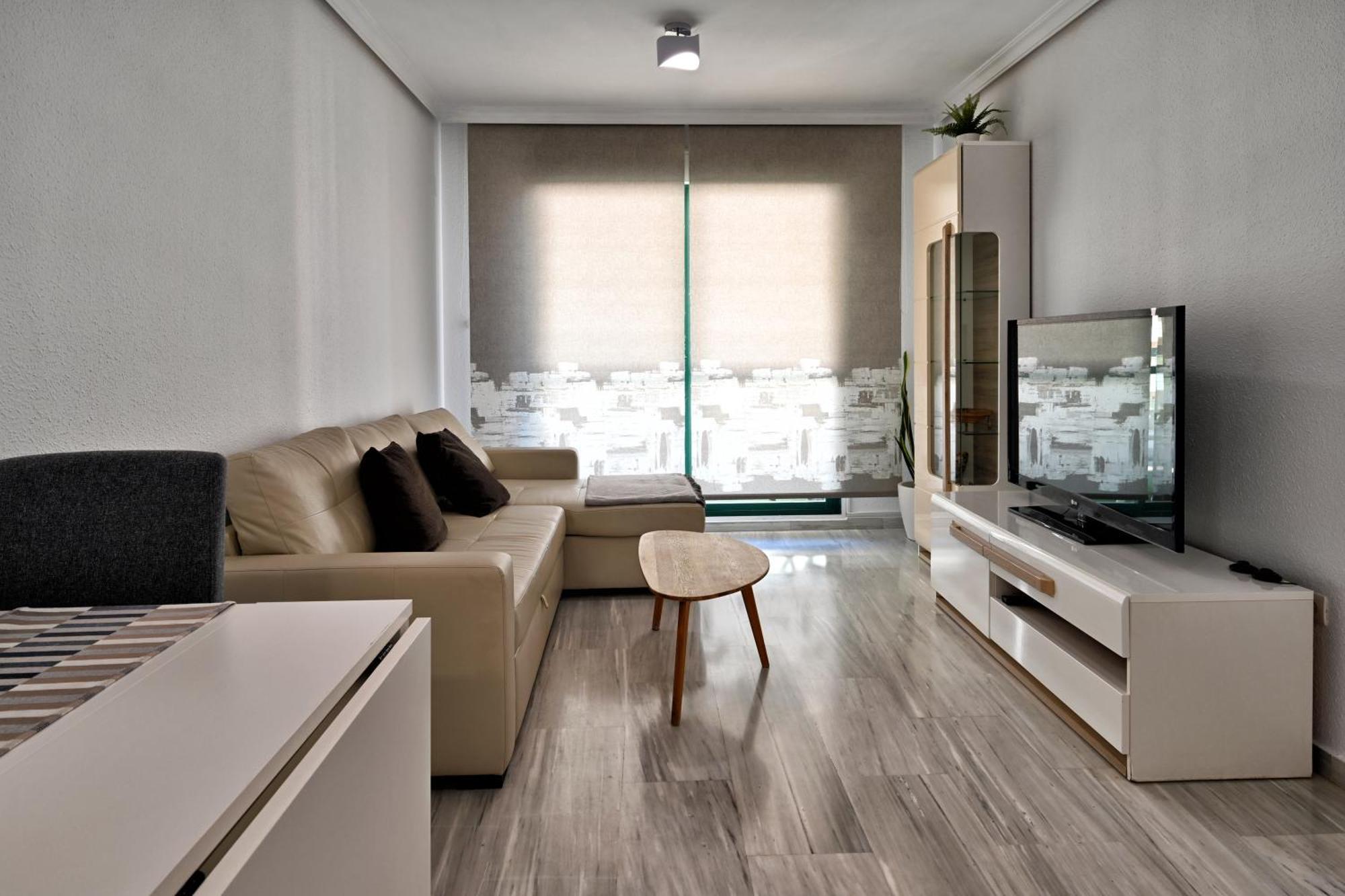 טורמולינוס Love Rent4 Malaga Playa Del Bajondillo מראה חיצוני תמונה