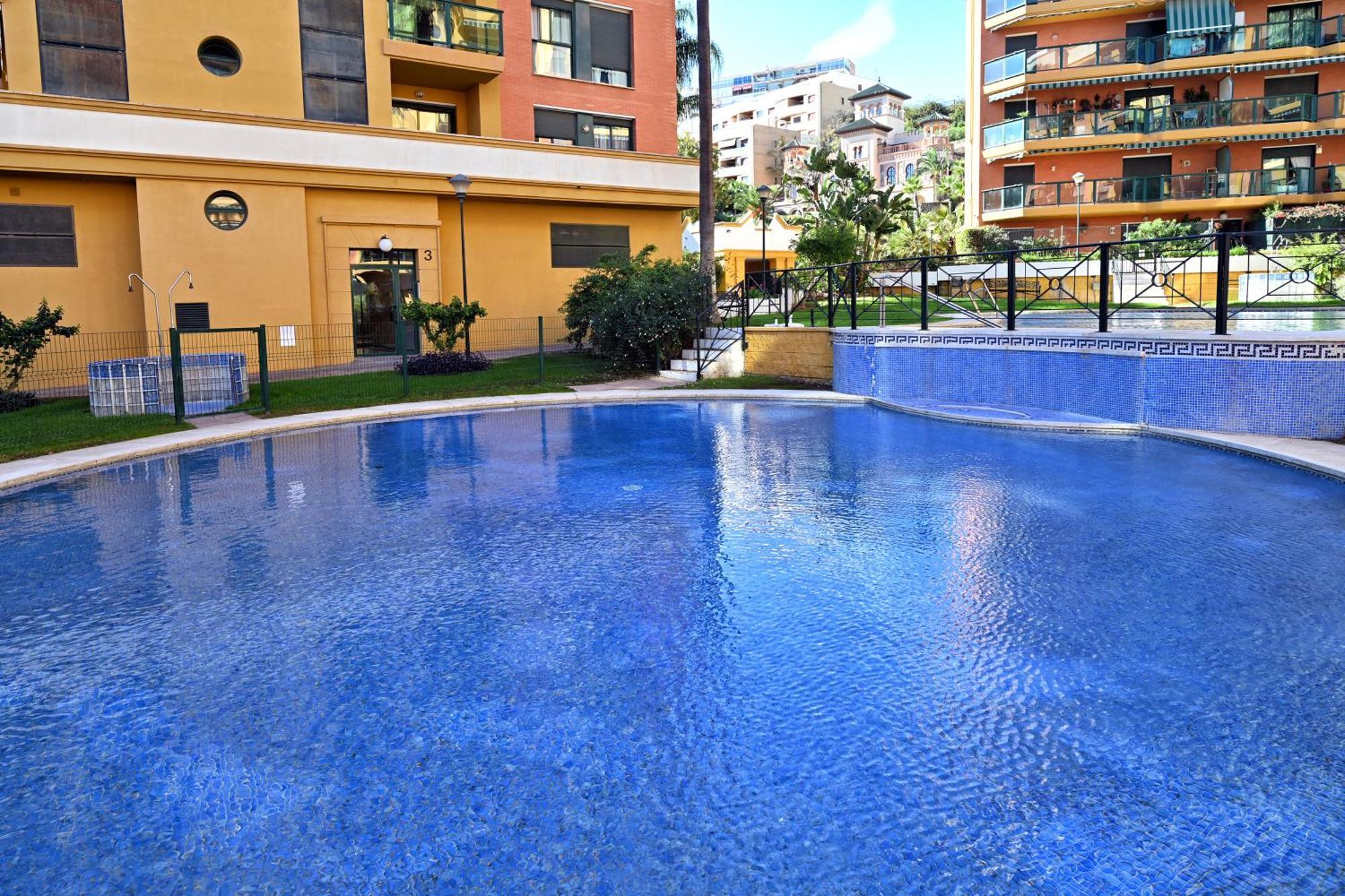 טורמולינוס Love Rent4 Malaga Playa Del Bajondillo מראה חיצוני תמונה